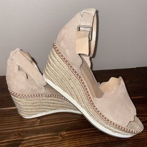 New Crown Vintage Wedge Sandals Sz 10